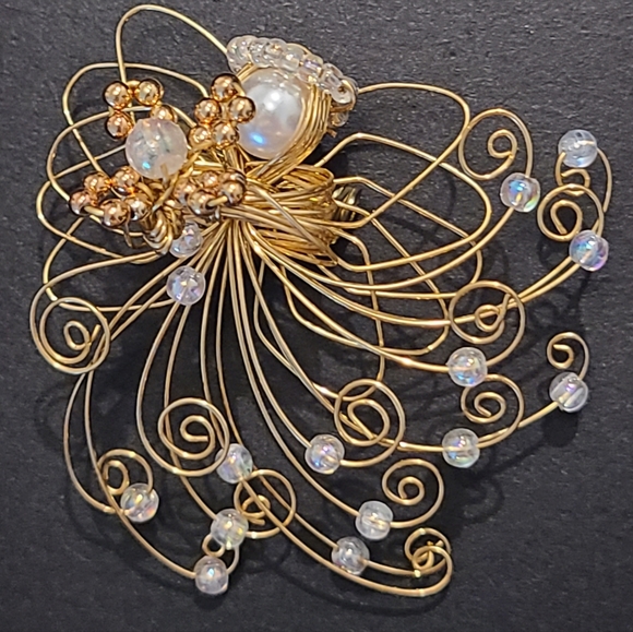 VINTAGE GOLD GLASS SEED BEADS & FAUX PEARL WIRE WORK GUARDIAN ANGEL HALO BROOCH - Picture 11 of 15